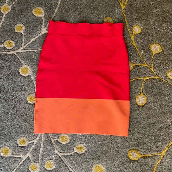 BCBGMaxAzria Bandage skirt - Picture 2 of 2